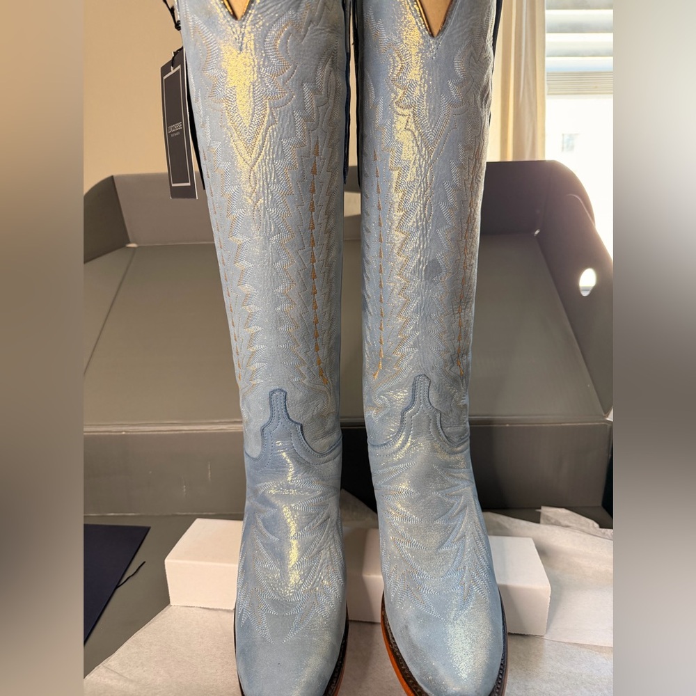 Lucchese indigo blue 4028 size 9B